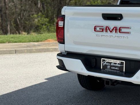 New 2026 GMC Canyon Elevation w/ Convenience Package image 15