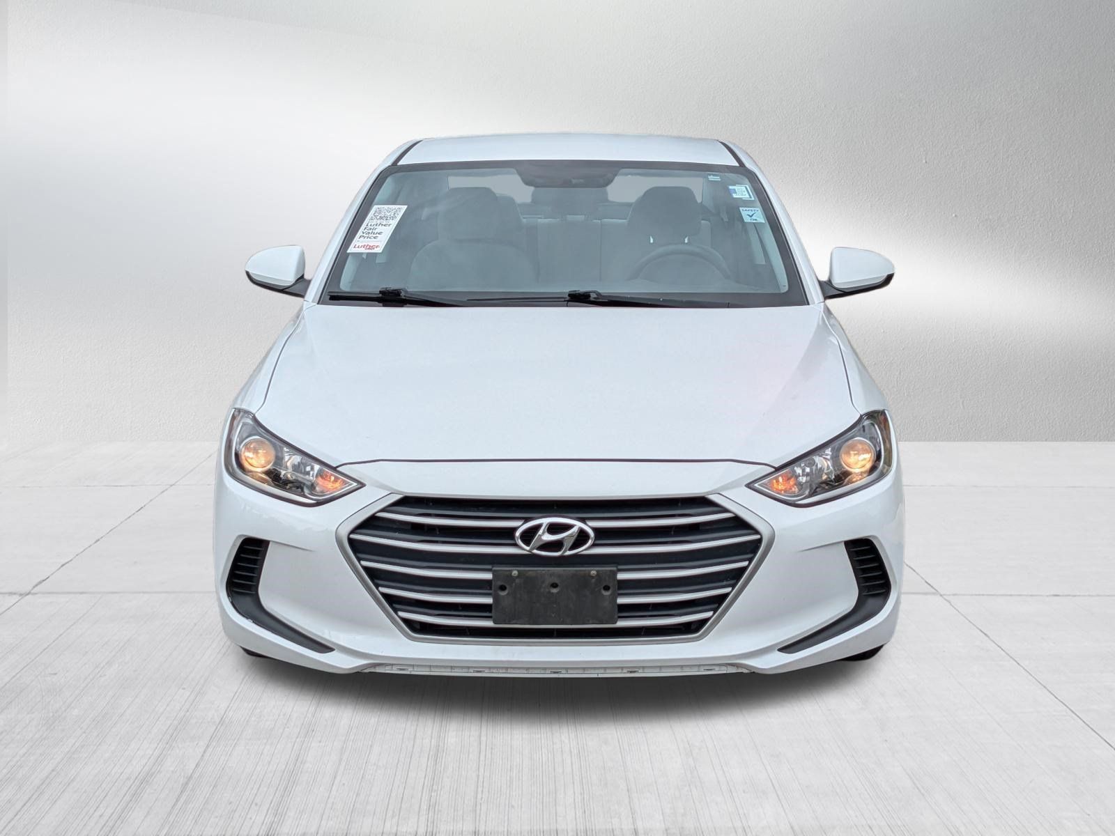 Used 2017 Hyundai Elantra SE FWD image 2