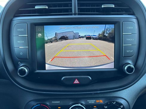 Used 2025 Kia Soul LX w/ LX Technology Package FWD image 23