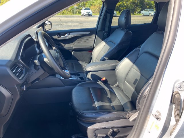 Used 2025 Ford Escape Platinum AWD/4WD image 16