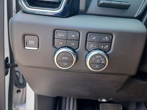 Used 2024 GMC Sierra 1500 Denali Ultimate AWD/4WD image 18