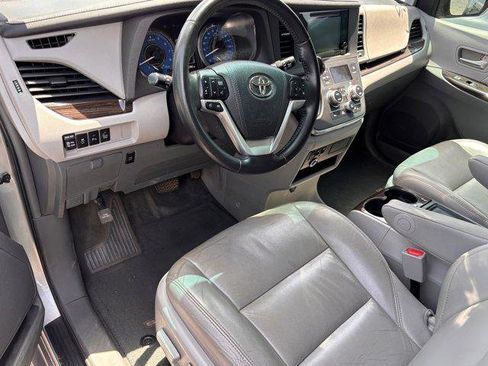 Used 2015 Toyota Sienna XLE w/ XLE Navigation Package FWD image 7