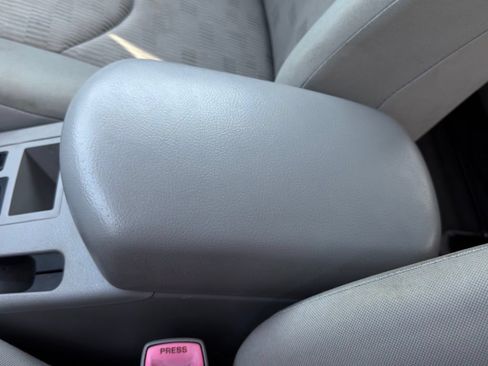 Used 2010 Toyota RAV4 4WD image 28