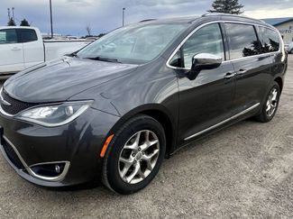 Used 2017 Chrysler Pacifica Limited w/ UConnect Theater Package image 1