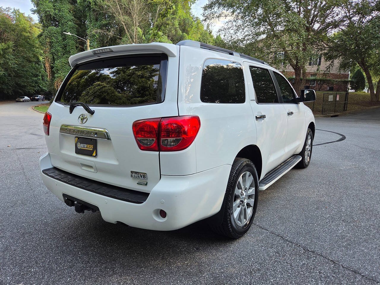 Used 2016 Toyota Sequoia Limited w/ Safety & Convenience Package AWD/4WD image 5
