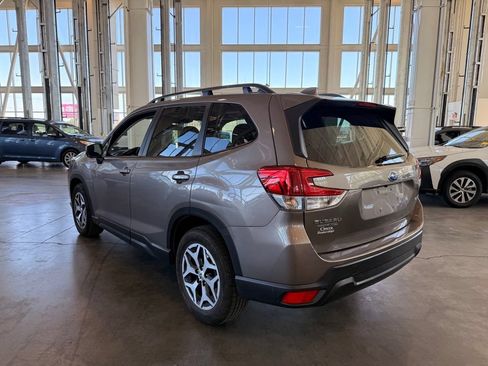 Certified 2023 Subaru Forester Premium AWD/4WD image 5