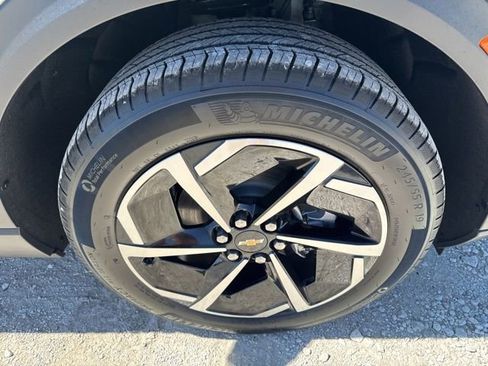 Used 2026 Chevrolet Equinox EV LT image 25