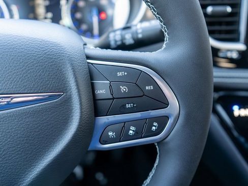 New 2026 Chrysler Pacifica Select image 20