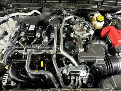 Used 2025 Nissan Kicks SV FWD image 31