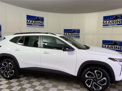 Certified 2026 Chevrolet Trax RS image 3