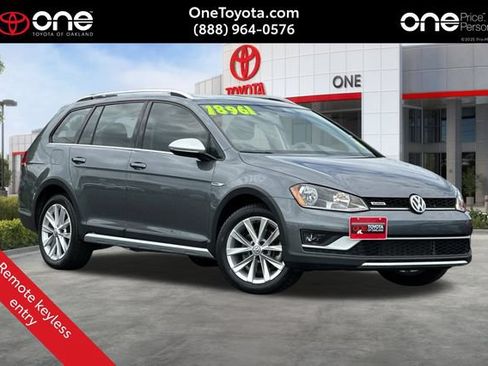Used 2017 Volkswagen Golf Alltrack SE AWD/4WD image 1