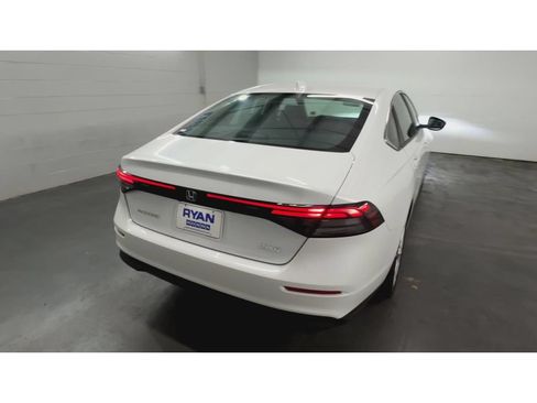 Used 2025 Honda Accord LX image 8