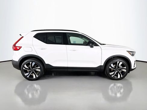 New 2026 Volvo XC40 B5 Plus w/ Climate Package image 8