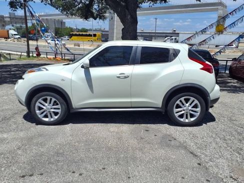 Used 2012 Nissan Juke S FWD image 4