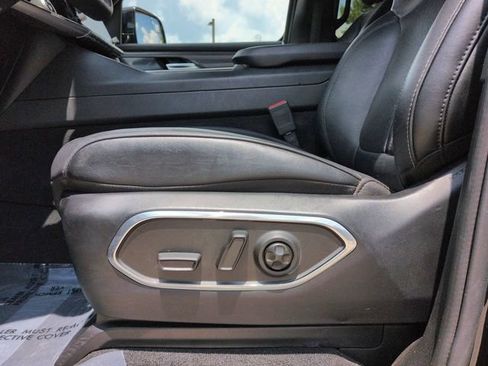 Used 2024 Jeep Wagoneer Series II w/ Flexible Seating Group RWD image 23