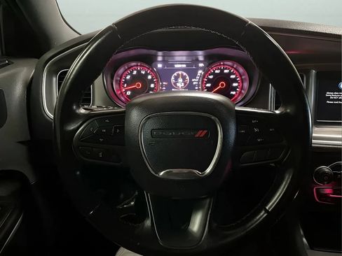 Used 2022 Dodge Charger SXT RWD image 17
