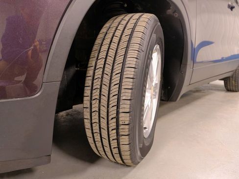 Used 2016 Chevrolet Trax LT w/ LT Sun and Sound Package image 37