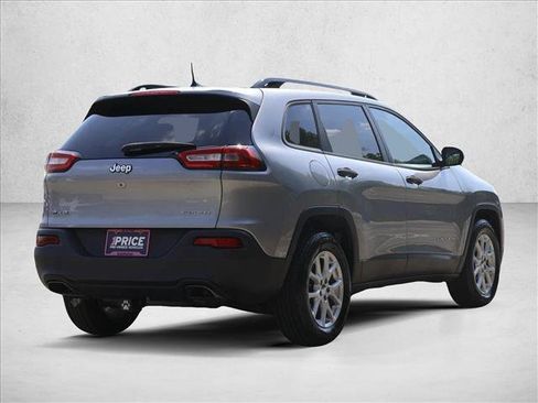 Used 2017 Jeep Cherokee Sport w/ Cold Weather Group AWD/4WD image 5