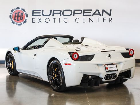 Used 2013 Ferrari 458 Spider RWD image 9