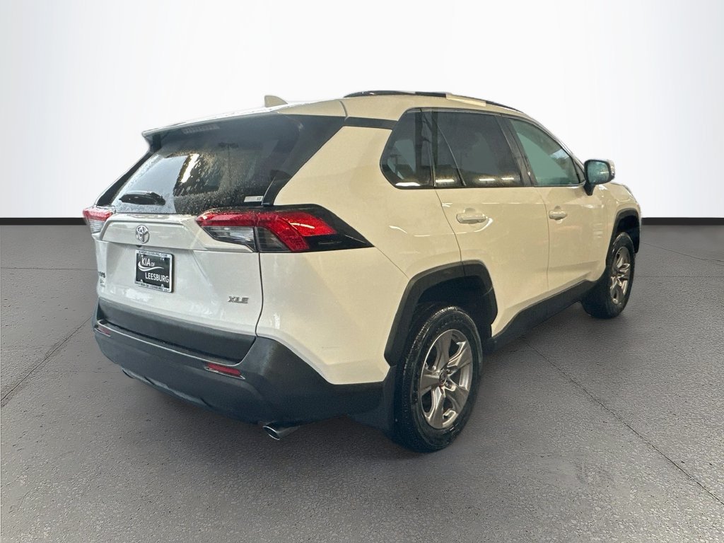 Used 2025 Toyota RAV4 XLE w/ Convenience Package FWD image 7