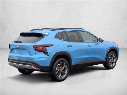 New 2026 Chevrolet Trax LT w/ LT Convenience Package image 2