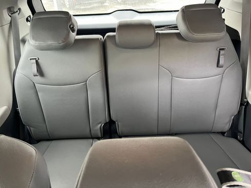 Used 2024 Toyota Sienna XLE image 27