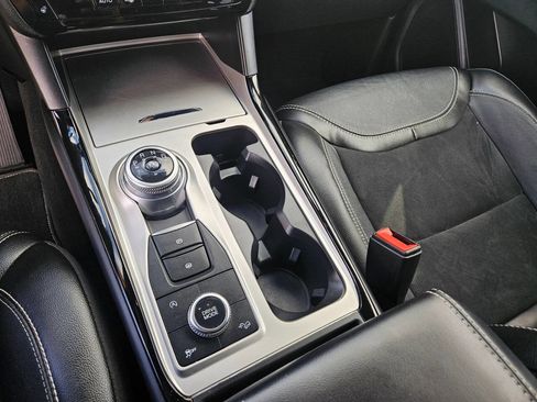 Used 2023 Ford Explorer ST image 24