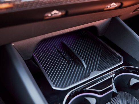 Used 2026 BMW M5 w/ Executive Package image 82