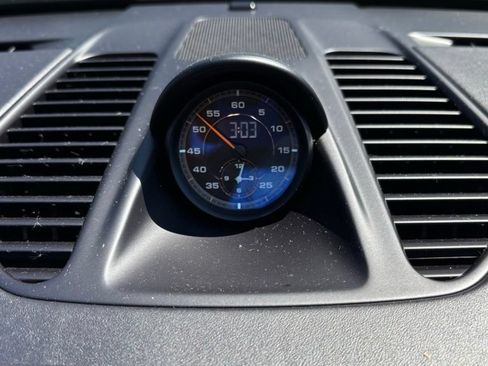Used 2018 Porsche 911 GT3 RWD image 32