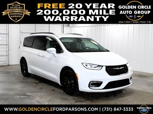 Used 2022 Chrysler Pacifica Touring-L FWD image 1