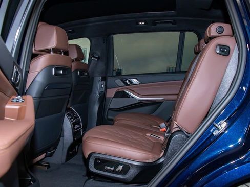 Used 2026 BMW X7 M60i image 22