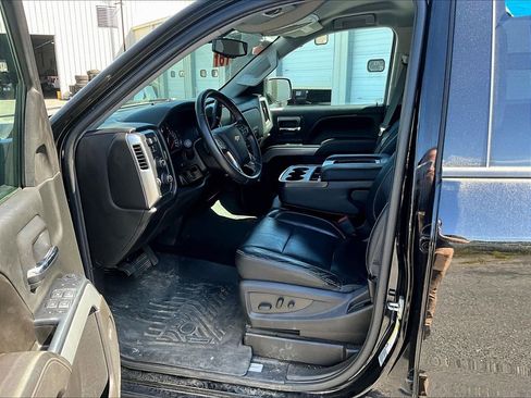 Used 2017 Chevrolet Silverado 1500 LT w/ All Star Edition AWD/4WD image 8