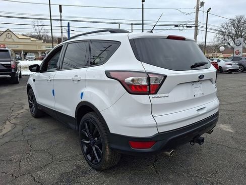 Used 2017 Ford Escape SE w/ Equipment Group 201A image 5