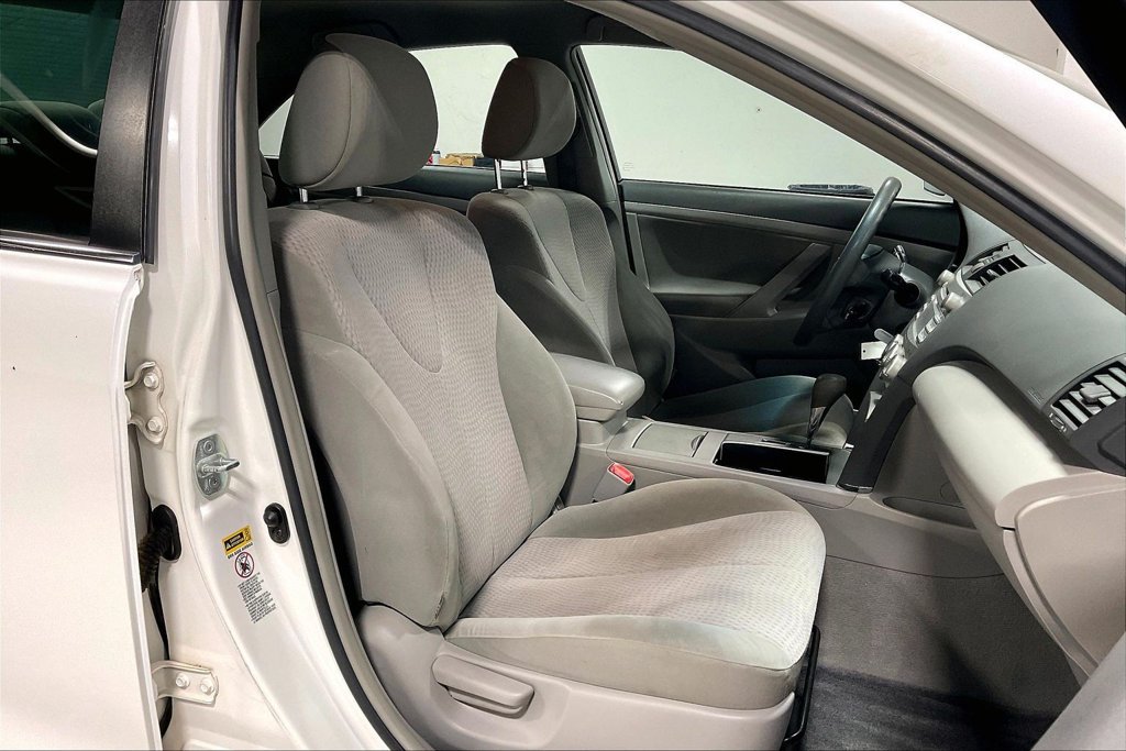 Used 2011 Toyota Camry FWD image 9