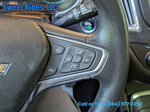 Used 2017 Chevrolet Malibu LT image 20