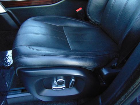 Used 2017 Land Rover Range Rover HSE image 7