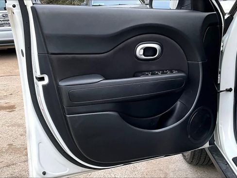Used 2017 Kia Soul + w/ UVO Package image 19