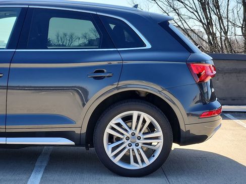 Used 2019 Audi Q5 2.0T Premium Plus w/ Premium Plus Package AWD/4WD image 7