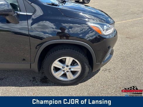 Used 2019 Chevrolet Trax LT w/ LT Convenience Package AWD/4WD image 30