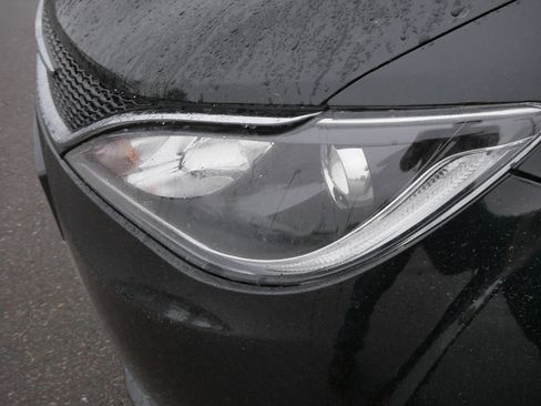 Used 2020 Chrysler Pacifica Touring-L FWD image 15