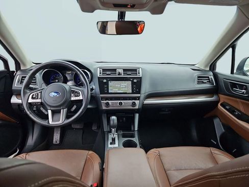 Used 2017 Subaru Outback 2.5i Touring w/ Popular Package #5A AWD/4WD image 22