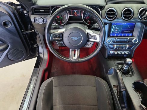 Used 2017 Ford Mustang Coupe RWD image 13