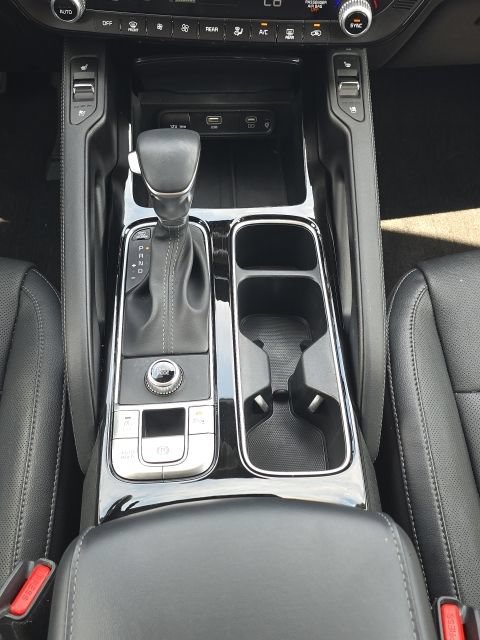 Used 2025 Kia Telluride EX w/ EX Captain's Chair Package FWD image 42