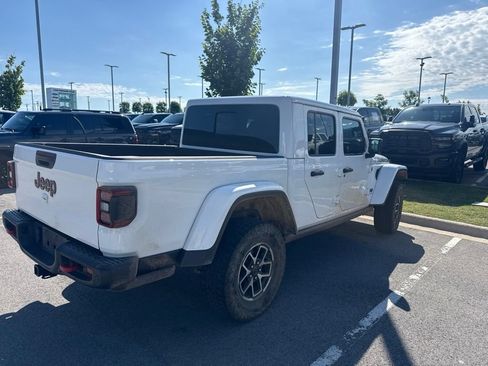 Used 2024 Jeep Gladiator Rubicon AWD/4WD image 7