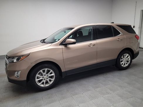 Used 2018 Chevrolet Equinox LT FWD image 2