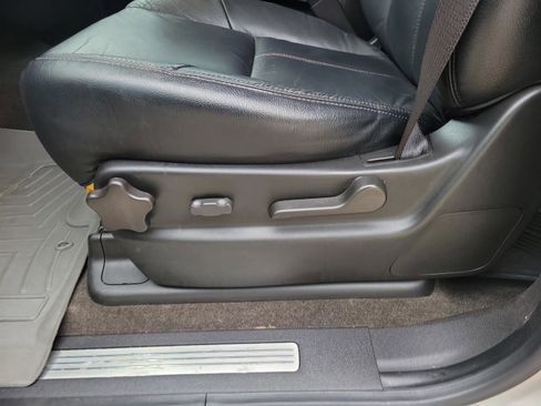 Used 2008 Chevrolet Avalanche LS image 24