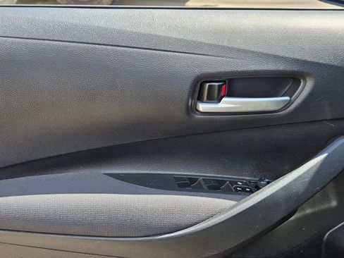 Used 2021 Toyota Corolla LE image 23