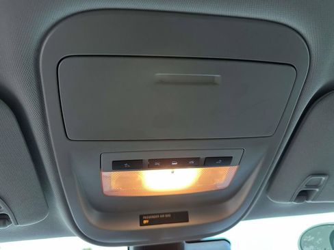 Used 2022 GMC Canyon Denali image 31