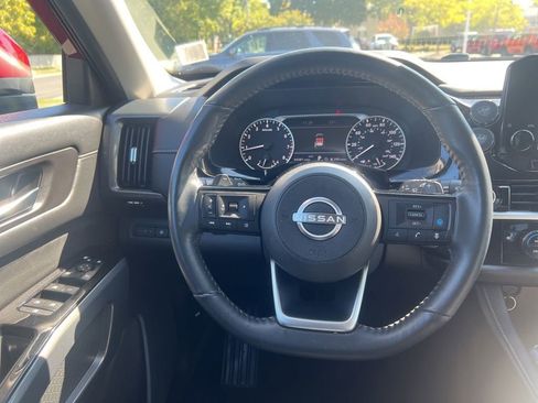 Used 2022 Nissan Pathfinder SL image 27