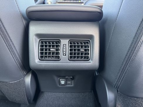 New 2026 Toyota Camry Hybrid FWD image 7